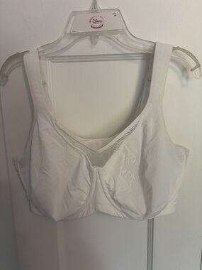 Bundle of 7 Bras size 36DDD in multiple colors - all but one are HSIA brand